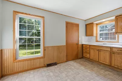 658 Pleasant Street, Woodstock, IL 60098 - Photo 10