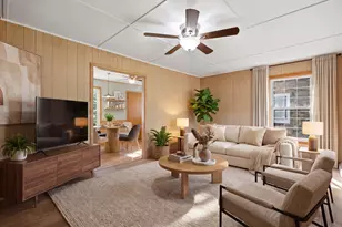 658 Pleasant St, Woodstock, IL 60098 - Photo 4
