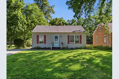 658 Pleasant Street, Woodstock, IL 60098 - Photo 1