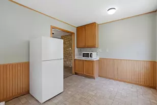 658 Pleasant St, Woodstock, IL 60098 - Photo 12