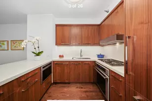 55 W Delaware Pl, Chicago, IL 60610 - Photo 2