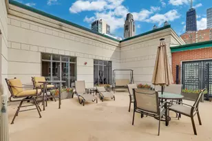 55 W Delaware Pl, Chicago, IL 60610 - Photo 14