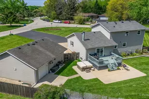 37W150 Olwin Dr, Elgin, IL 60124 - Photo 6