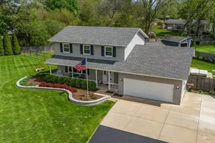 37W150 Olwin Dr, Elgin, IL 60124 - Photo 1