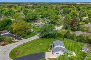 37W150 Olwin Dr, Elgin, IL 60124 - Photo 12