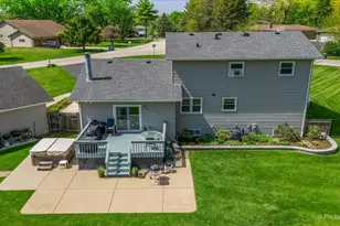 37W150 Olwin Dr, Elgin, IL 60124 - Photo 8