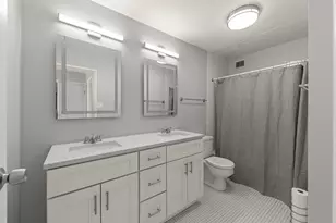 2005 S Finley Rd, Lombard, IL 60148 - Photo 14