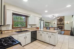 816 Bonnie Brae Ln, Bolingbrook, IL 60440 - Photo 18