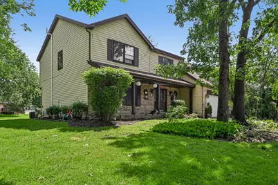 816 Bonnie Brae Lane, Bolingbrook, IL 60440 - Photo 2