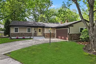 1704 S Highland Ave, Arlington Heights, IL 60005 - Photo 2
