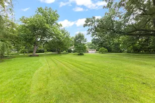 828 E 14th St, Lombard, IL 60148 - Photo 40