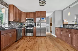 11765 Brookshire Dr, Orland Park, IL 60467 - Photo 8