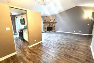 1522 Commodore Ct, Schaumburg, IL 60193 - Photo 4