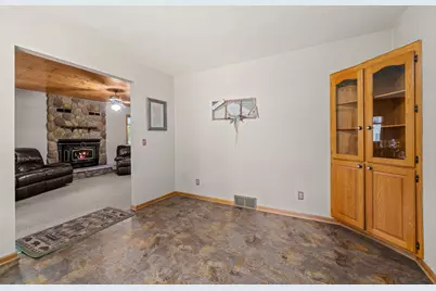 8411 N Killbuck Road, Monroe Center, IL 61052 - Photo 10