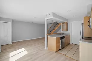 1180 Cove Dr, Prospect Heights, IL 60070 - Photo 6