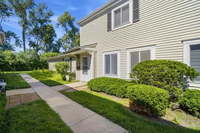 1180 Cove Drive #152B, Prospect Heights, IL 60070 - Photo 1
