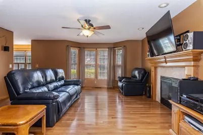 709 Platt Way, Hudson, IL 61748 - Photo 14