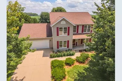709 Platt Way, Hudson, IL 61748 - Photo 2