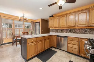 709 Platt Way, Hudson, IL 61748 - Photo 16