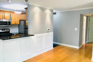 1931 Prairie Square, Schaumburg, IL 60173 - Photo 8
