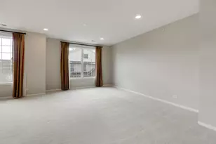 1376 Scarboro Rd, Schaumburg, IL 60193 - Photo 6