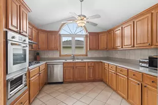 8850 W 98th Pl, Palos Hills, IL 60465 - Photo 2