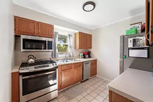 831 S Wisconsin Ave, Villa Park, IL 60181 - Photo 8