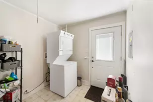 831 S Wisconsin Ave, Villa Park, IL 60181 - Photo 16