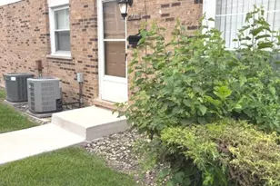 20114 Oak Ln, Lynwood, IL 60411 - Photo 2