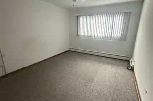 4752 W 101st St, Oak Lawn, IL 60453 - Photo 2