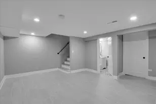 735 E 105th St, Chicago, IL 60628 - Photo 30
