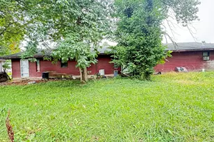 110 Clark St, Harrisburg, IL 62946 - Photo 2
