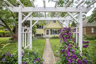 398 W St Charles Rd, Elmhurst, IL 60126 - Photo 2