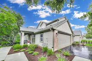 579 Willow Way, Lindenhurst, IL 60046 - Photo 2