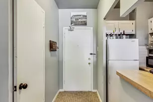 2909 N Sheridan Rd, Chicago, IL 60657 - Photo 10