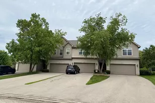2647 Granite Ct, Crystal Lake, IL 60012 - Photo 2