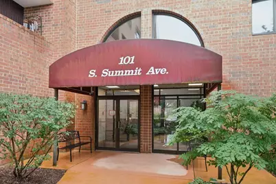 101 S Summit Avenue #512, Park Ridge, IL 60068 - Photo 2