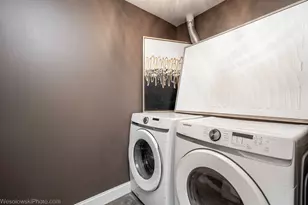 1705 Pavilion Way, Park Ridge, IL 60068 - Photo 20