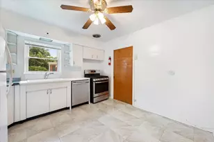 429 S Stratford Ave, Elmhurst, IL 60126 - Photo 10