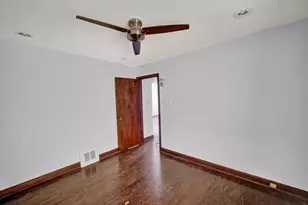 14424 S Lowe Ave, Riverdale, IL 60827 - Photo 8