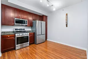 425 Benjamin Dr, Vernon Hills, IL 60061 - Photo 8