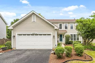 2463 Warm Springs Ln, Naperville, IL 60564 - Photo 2