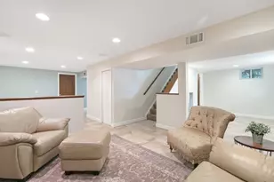 1814 Hazelwood Dr, Lindenhurst, IL 60046 - Photo 12