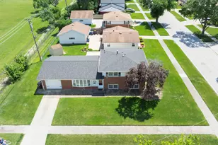 171 N Normandy Dr, Chicago Heights, IL 60411 - Photo 2