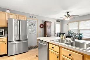 783 Manor Rd, Crystal Lake, IL 60014 - Photo 6