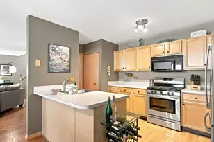 783 Manor Rd, Crystal Lake, IL 60014 - Photo 4