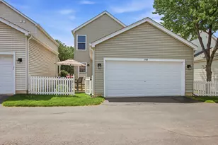 783 Manor Rd, Crystal Lake, IL 60014 - Photo 2