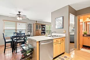 783 Manor Rd, Crystal Lake, IL 60014 - Photo 6