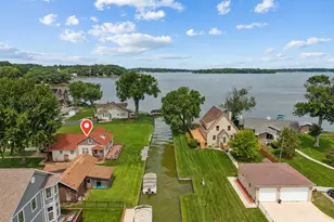 29 Atwater Pkwy, Fox Lake, IL 60020 - Photo 2