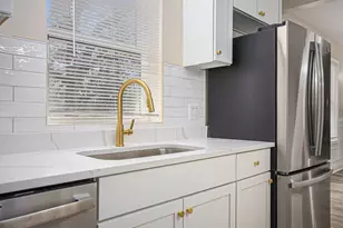 26 E 157th St, South Holland, IL 60473 - Photo 10